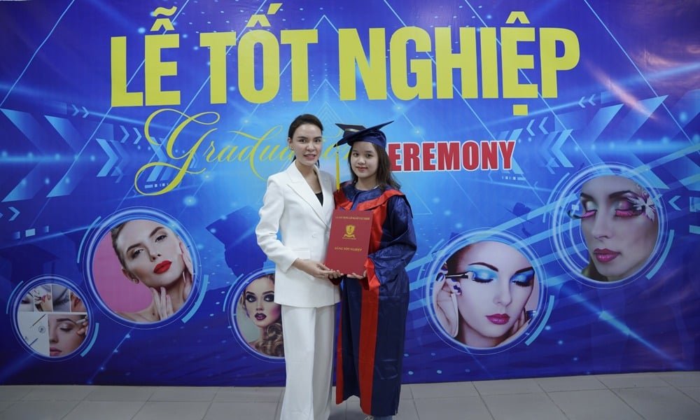 Hoc vien thi tot nghiep lehoai academy 2 2