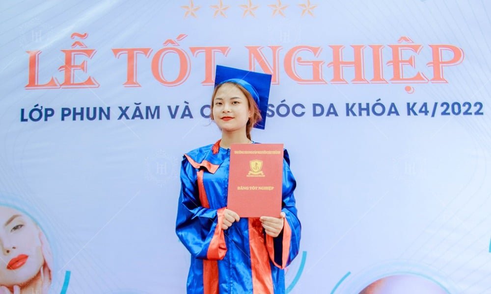 Hoc vien thi tot nghiep lehoai academy 2