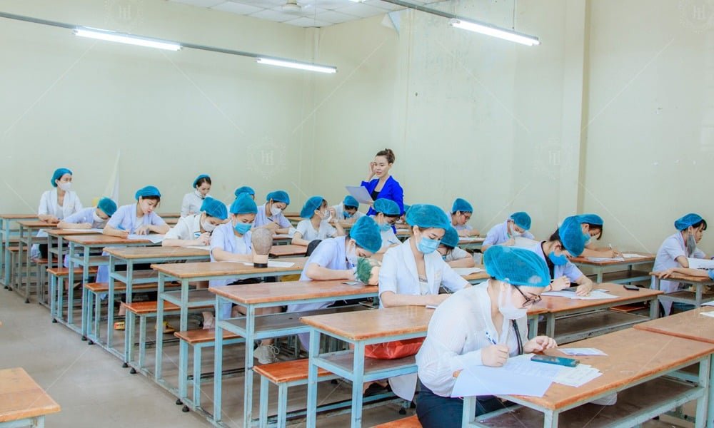 Hoc vien thi tot nghiep lehoai academy 3 1