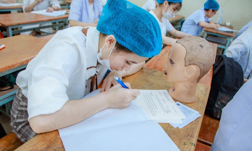 Hoc vien thi tot nghiep lehoai academy 4 1