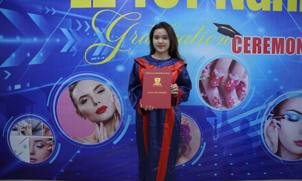 Hoc vien thi tot nghiep lehoai academy 4 2