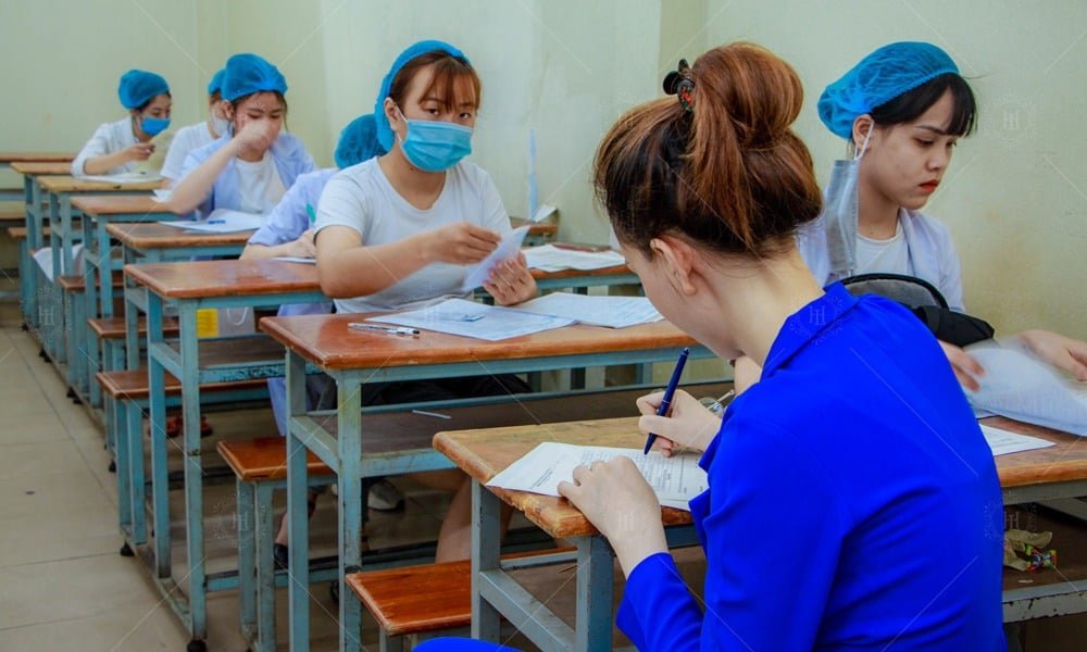 Hoc vien thi tot nghiep lehoai academy 6 1